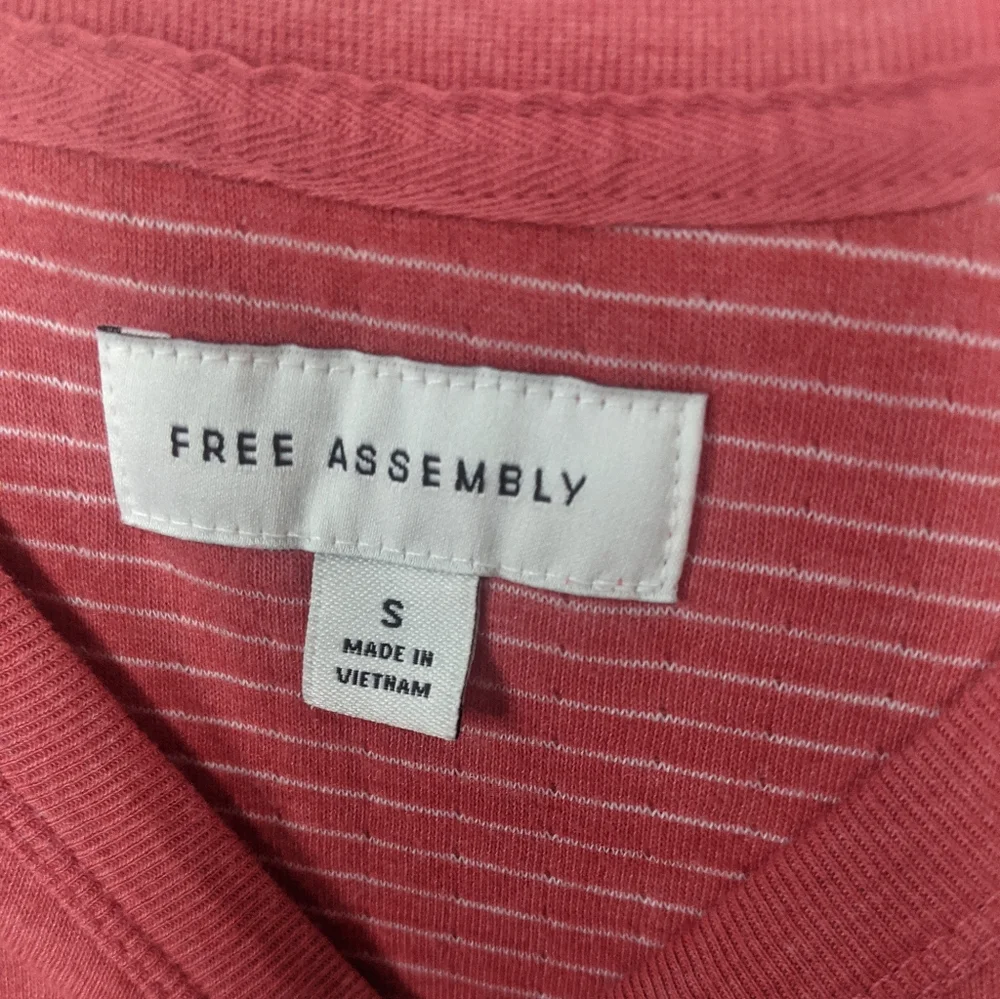 Women's Free Assembly Crewneck Shirt - Picture 3 of 6